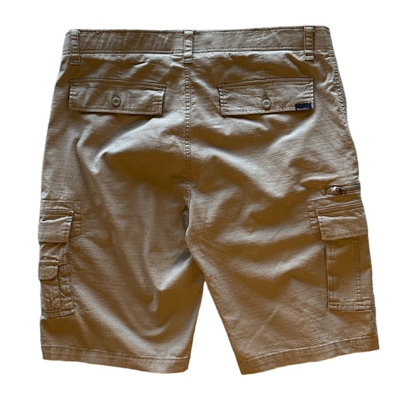 WearFirst Grey Cargo Style Shorts 8 Pockets Size 38. Really Great Condition! - Picture 9 of 9